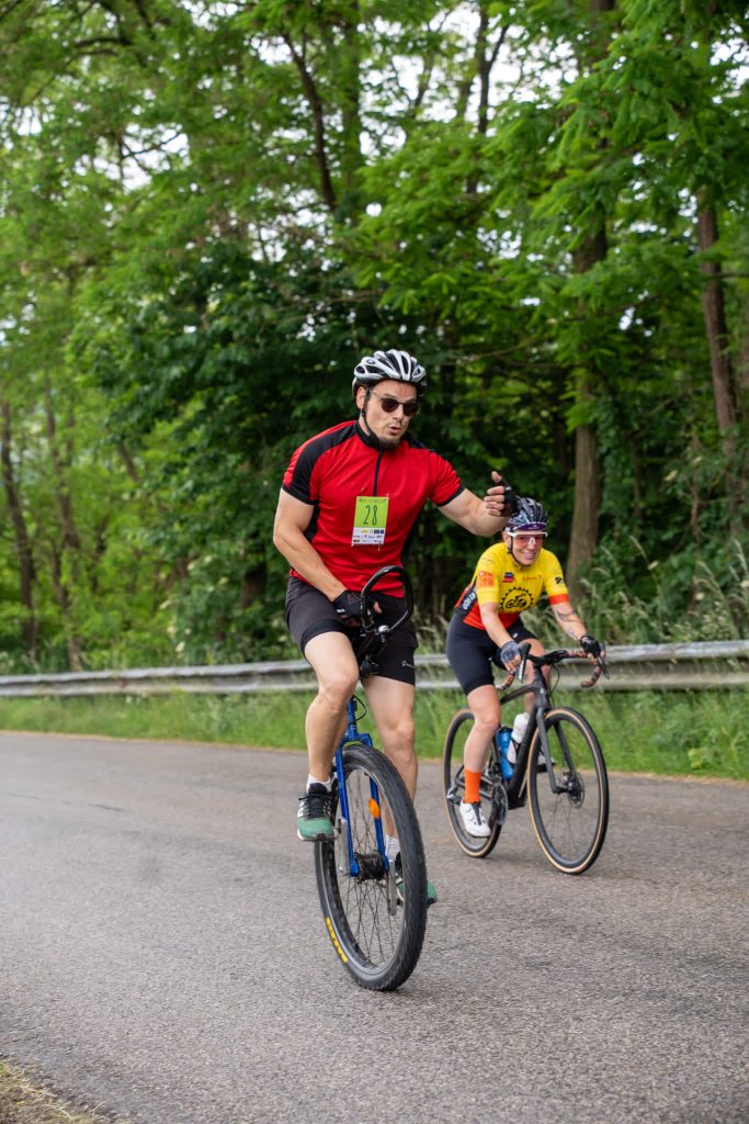 Einradfahrer auf der selektiven Charity Strecke
